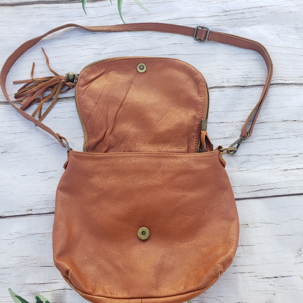 Vera Pelle Leather Crossbody Bag View 3